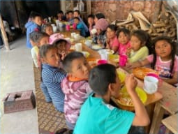 Bambini a tavola